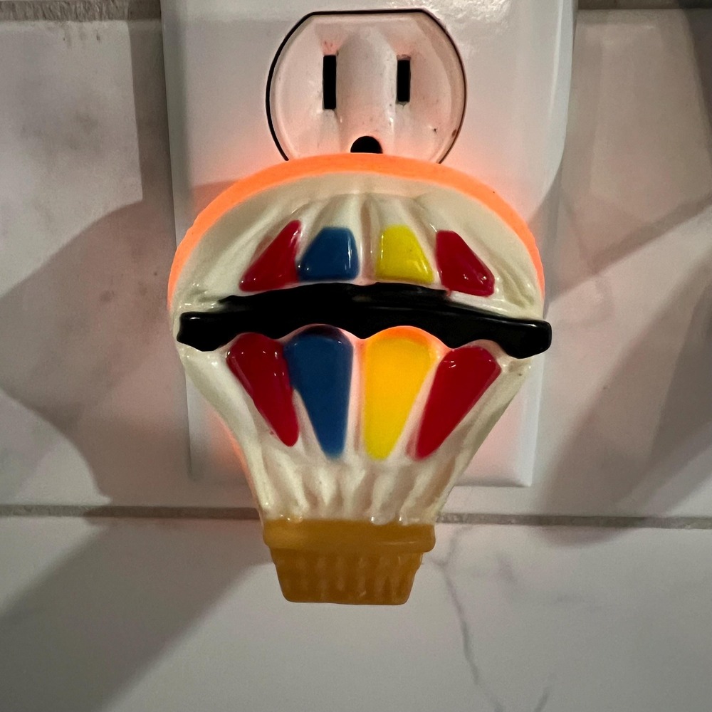 Small World Greetings Night Light 1980 Hot Hair Balloon
